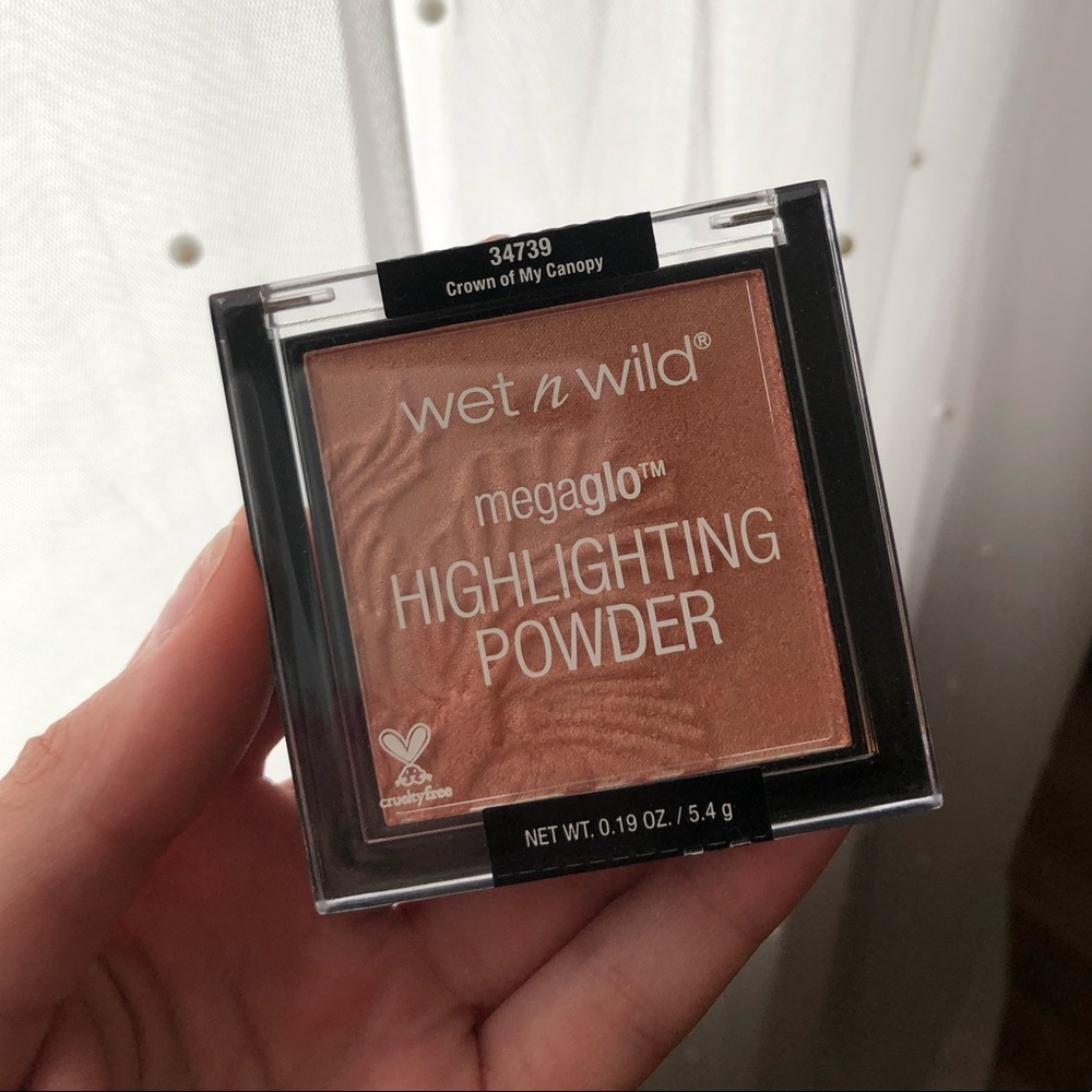 BN Wet n Wild Highlighter- Crown of My Canopy
